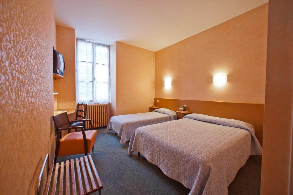 Logis Hotel De France Arudy 객실 사진