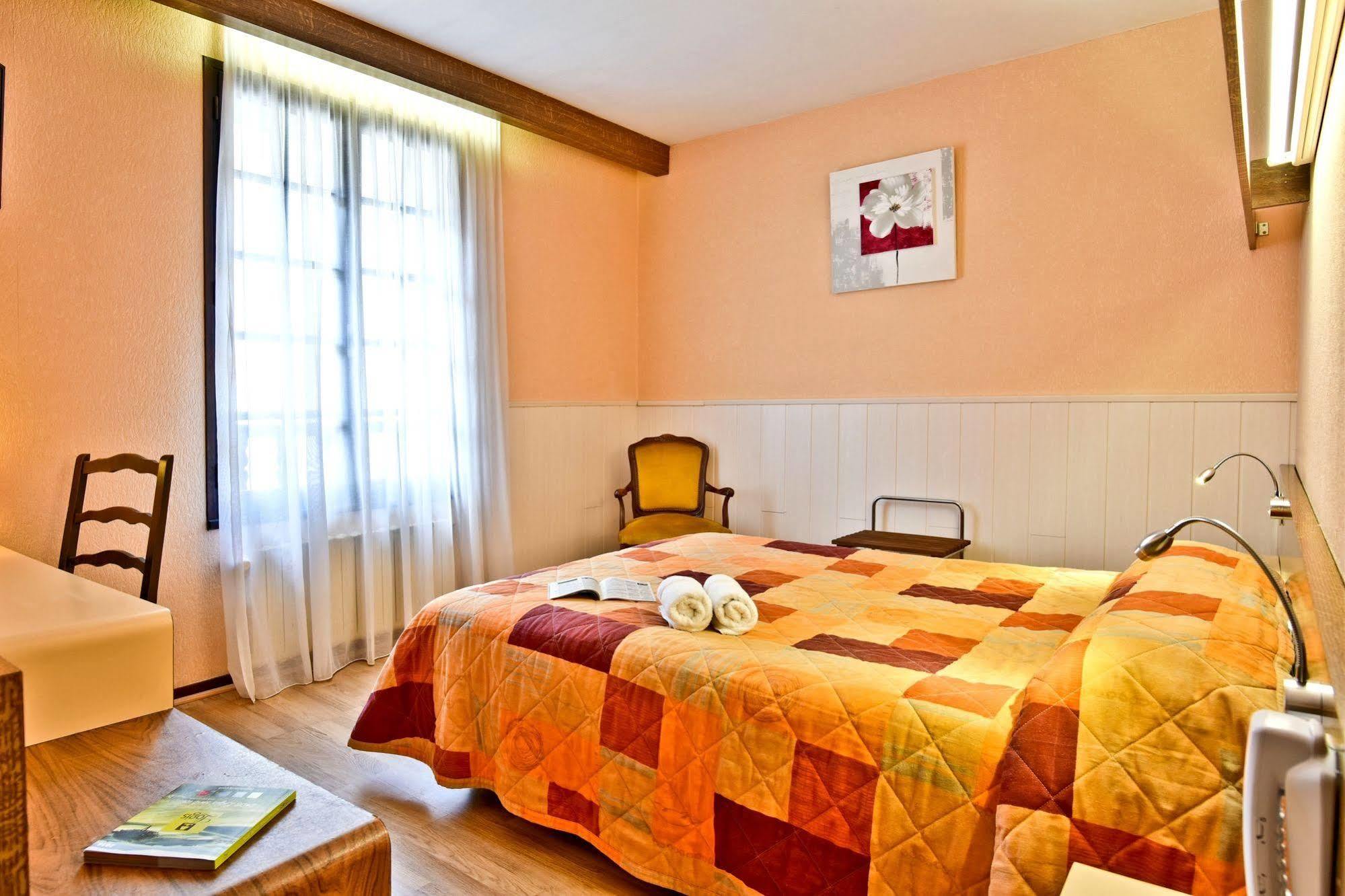 Logis Hotel De France Arudy 외부 사진