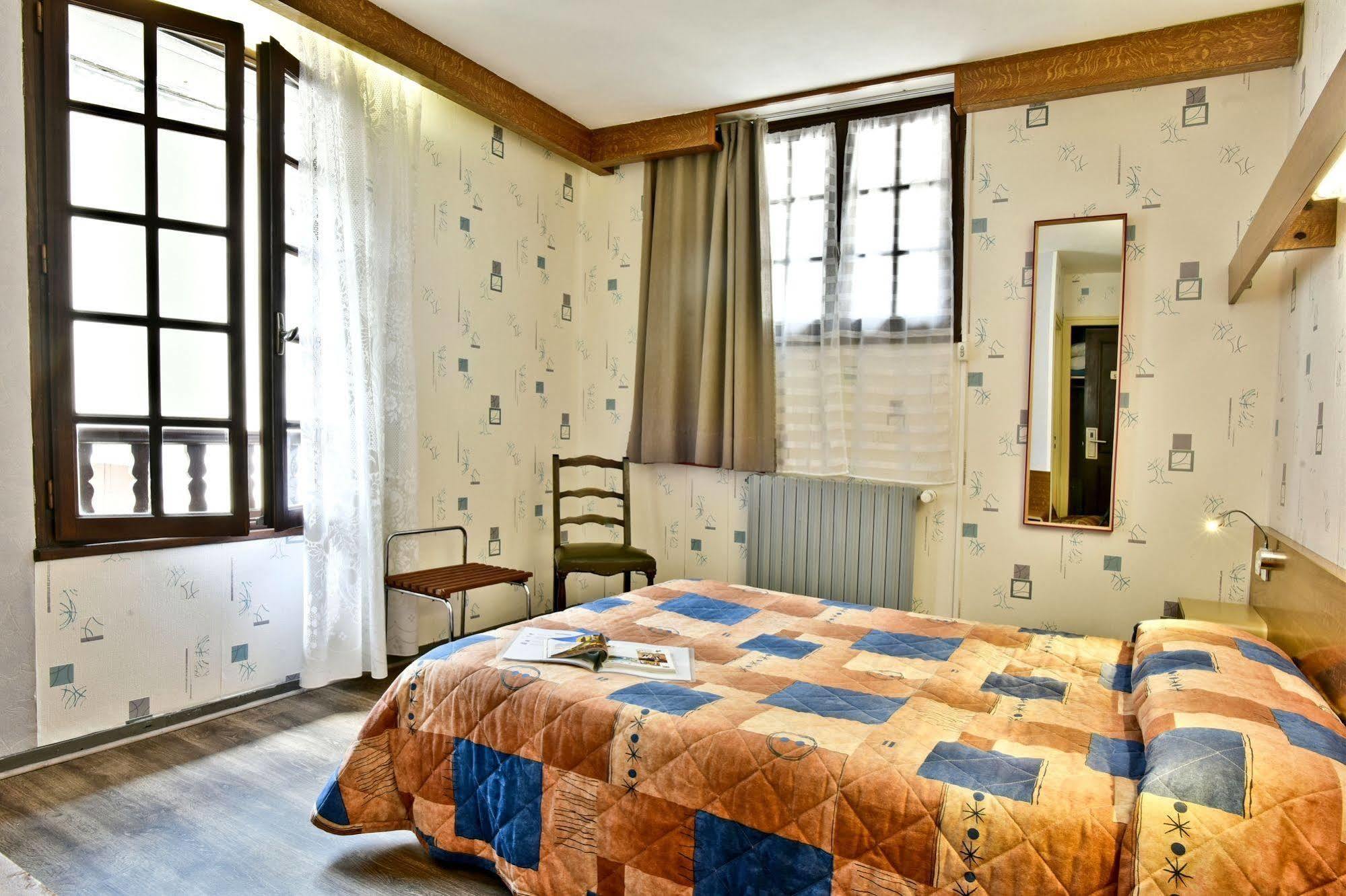 Logis Hotel De France Arudy 외부 사진
