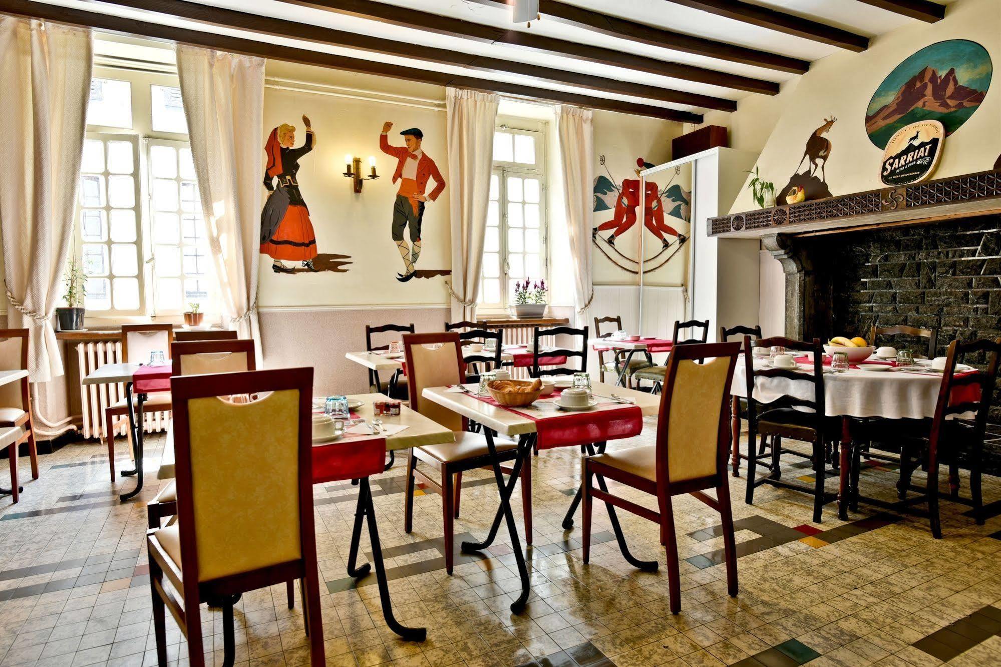 Logis Hotel De France Arudy 외부 사진